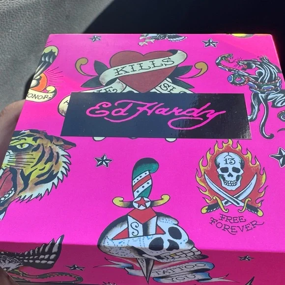 NEW with Box & tag Ed Hardy Black Crystal Watch - Picture 8 of 8